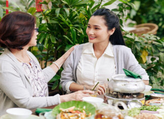 Greetings From Titas And Titos During Pinoy Reunions That We Can All Relate To